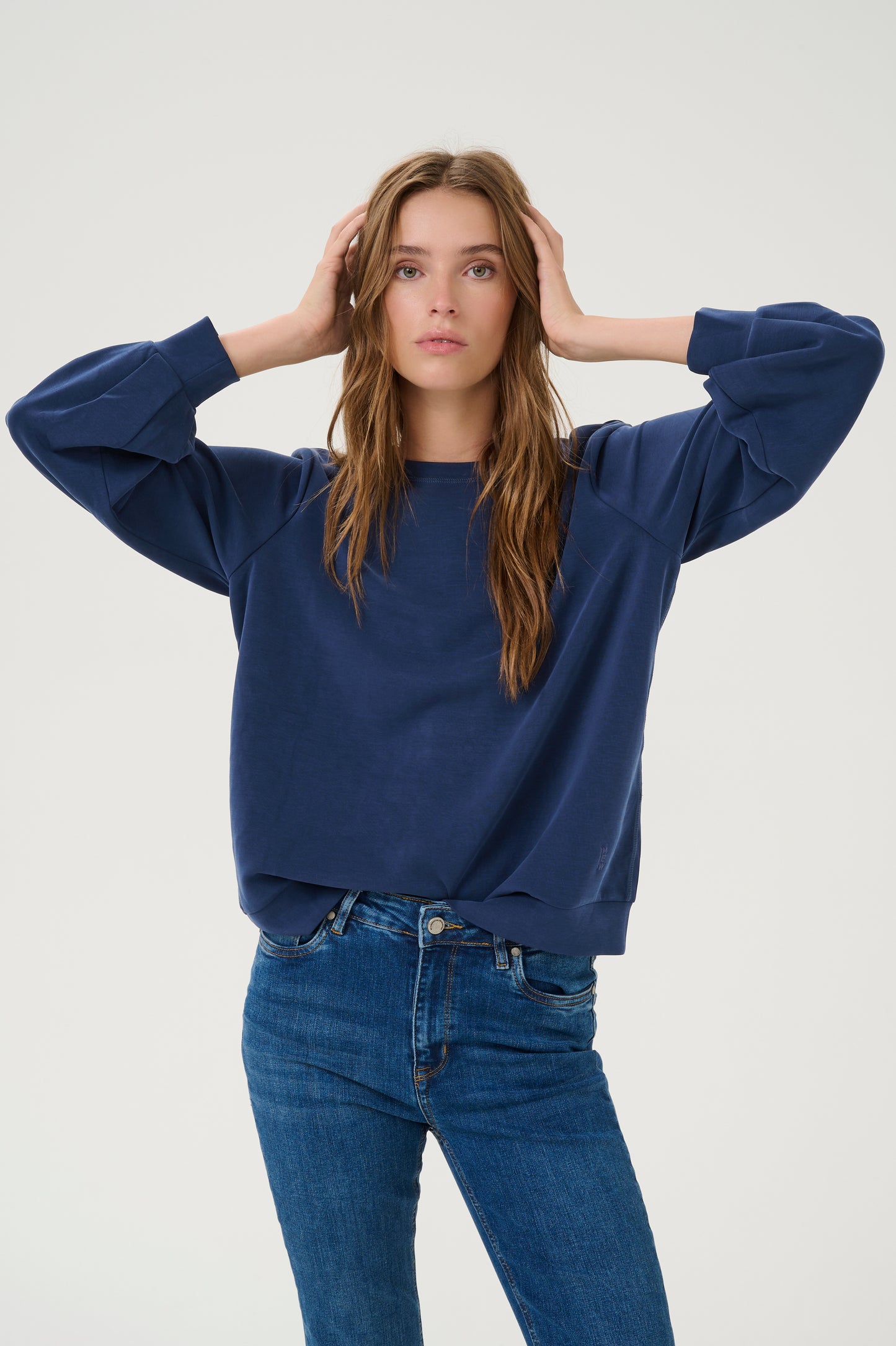 23 THE SWEAT BLOUSE peysa frá My Essential Wardrobe