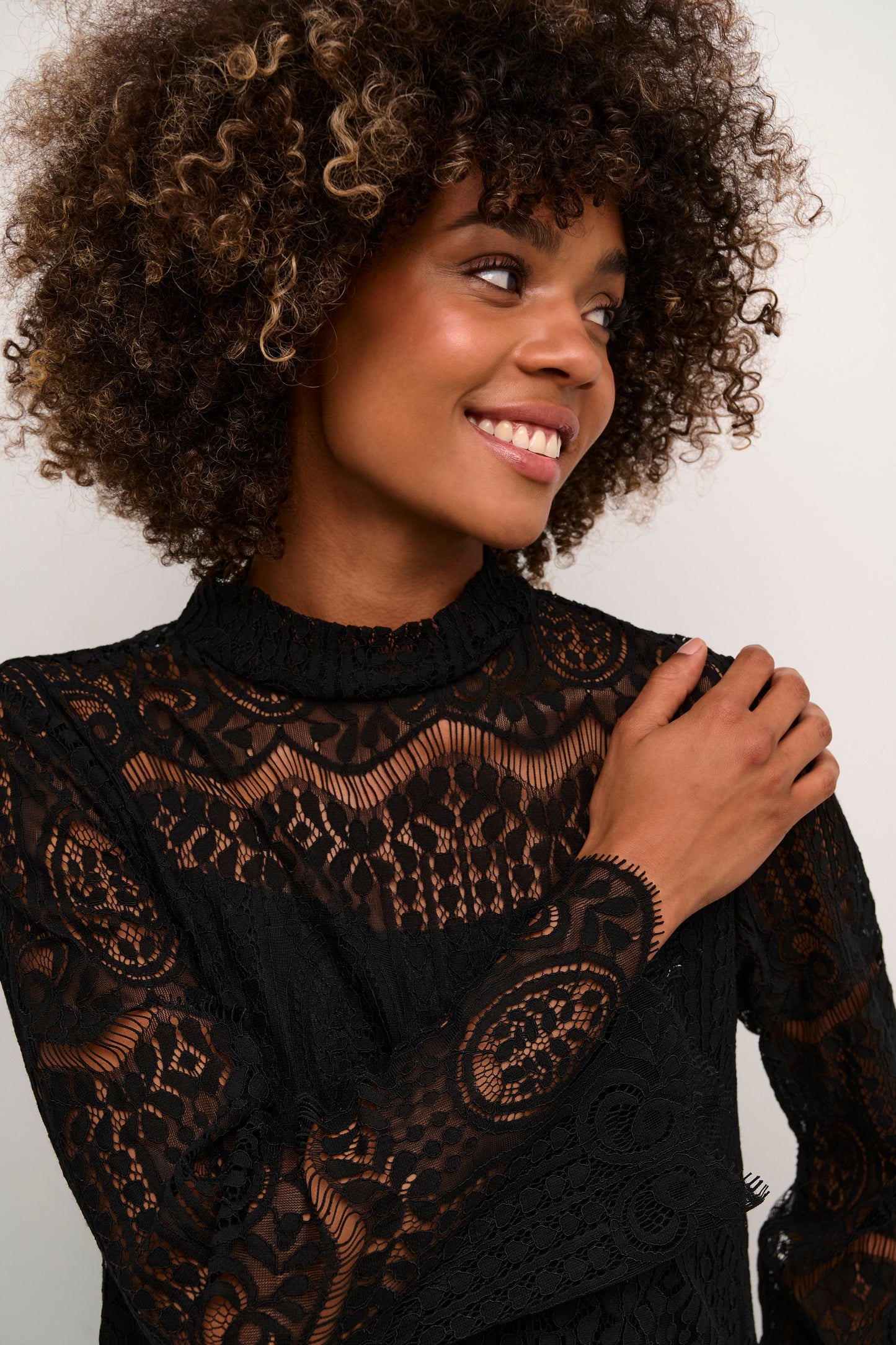 Lima lace kjóll frá Culture