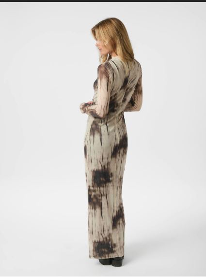 Onessa kjóll frá Neo Noir