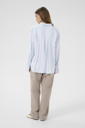 Thorun skyrta frá Karen by Simonsen