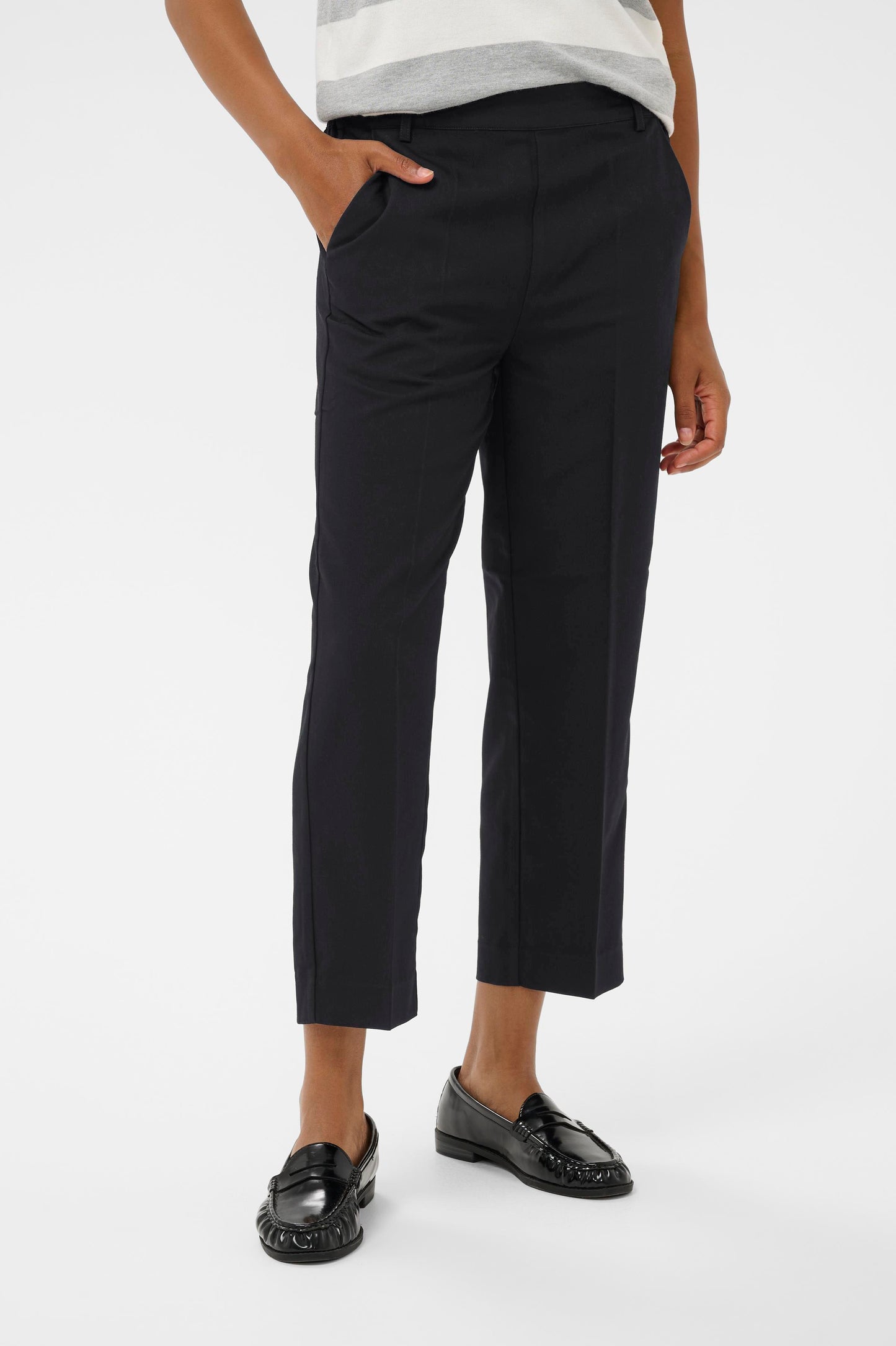 Sakura cropped buxur frá Kaffe