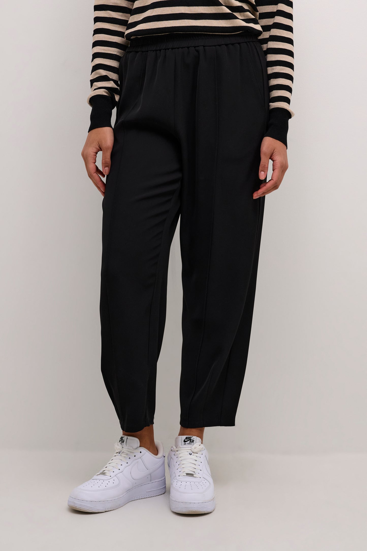 Signa Cropped buxur frá Kaffe