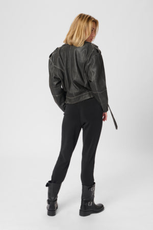 22 THE SWEAT PANT buxur frá My Essential Wardrobe