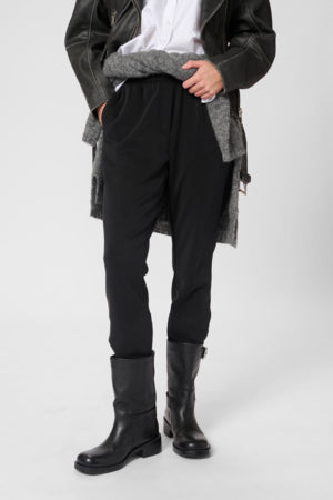 22 THE SWEAT PANT buxur frá My Essential Wardrobe