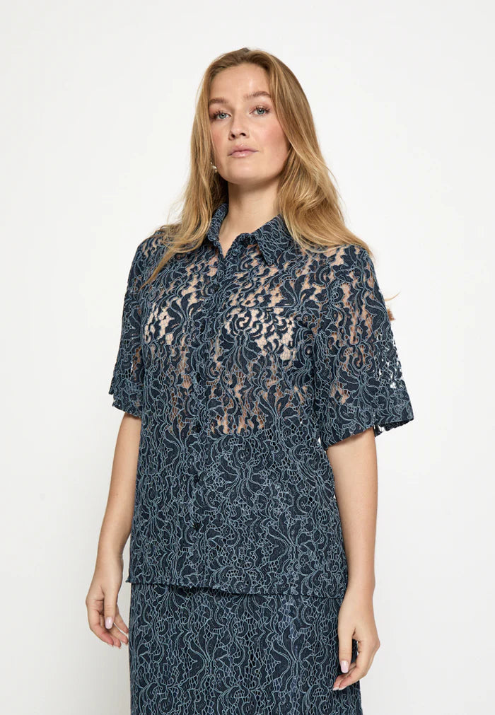 Tara Lace skyrta frá Minus
