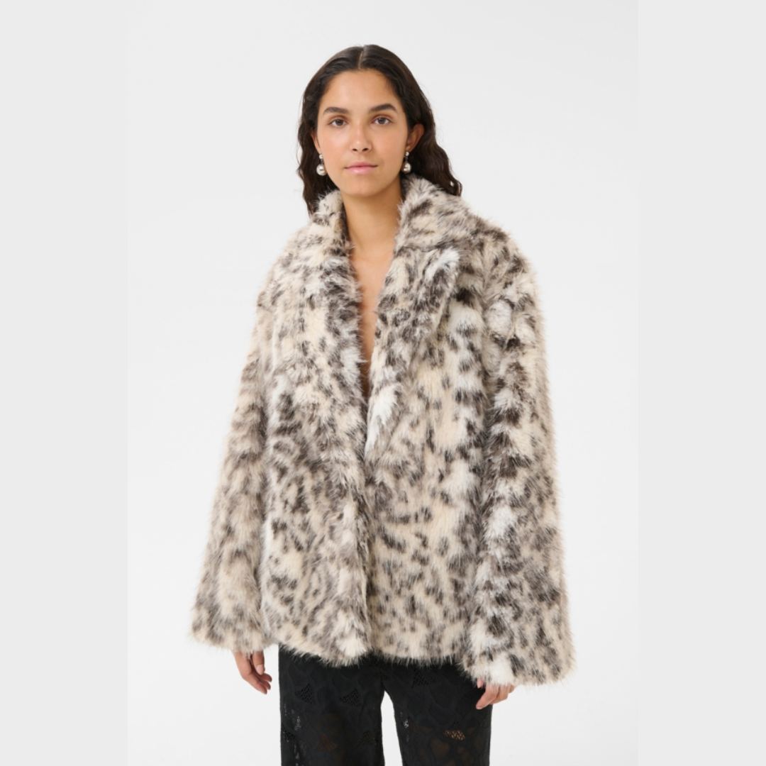 Mira kápa frá Karen by Simonsen