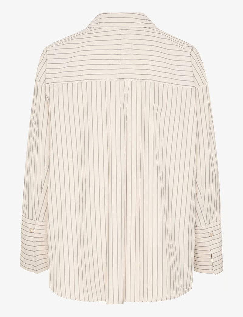 Uda skyrta frá Karen by Simonsen