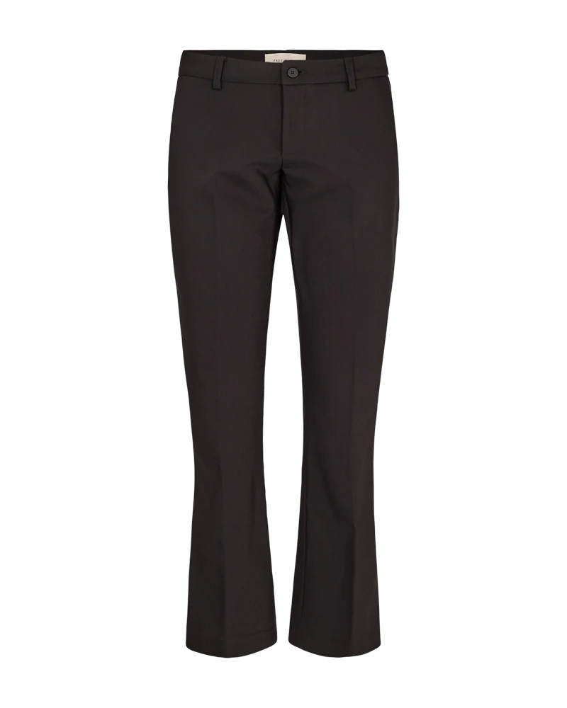 Isadora Ankle bootcut buxur frá Freequent